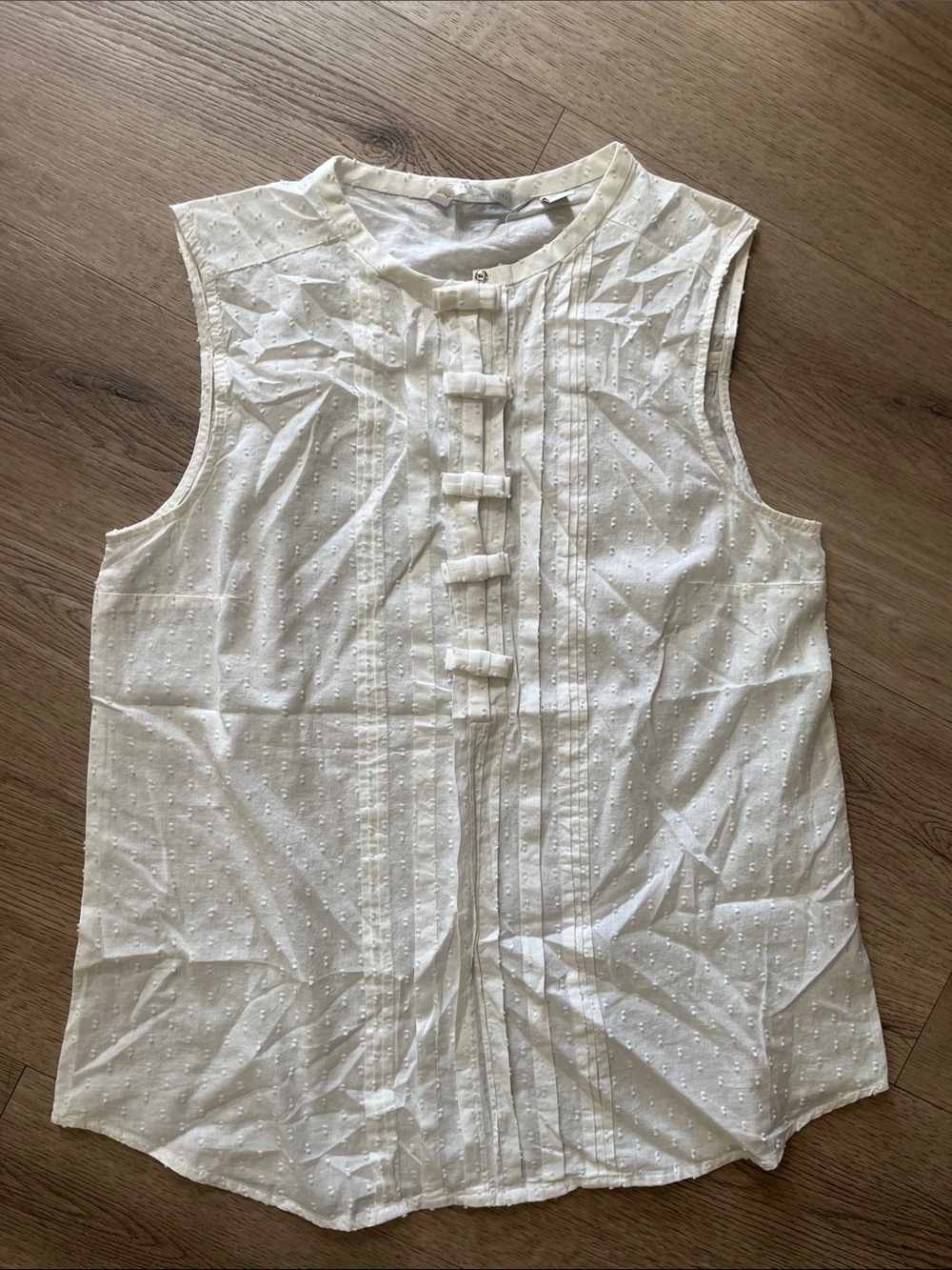 LC Lauren Conrad White Sleeveless Eyelet Pintuck Blouse